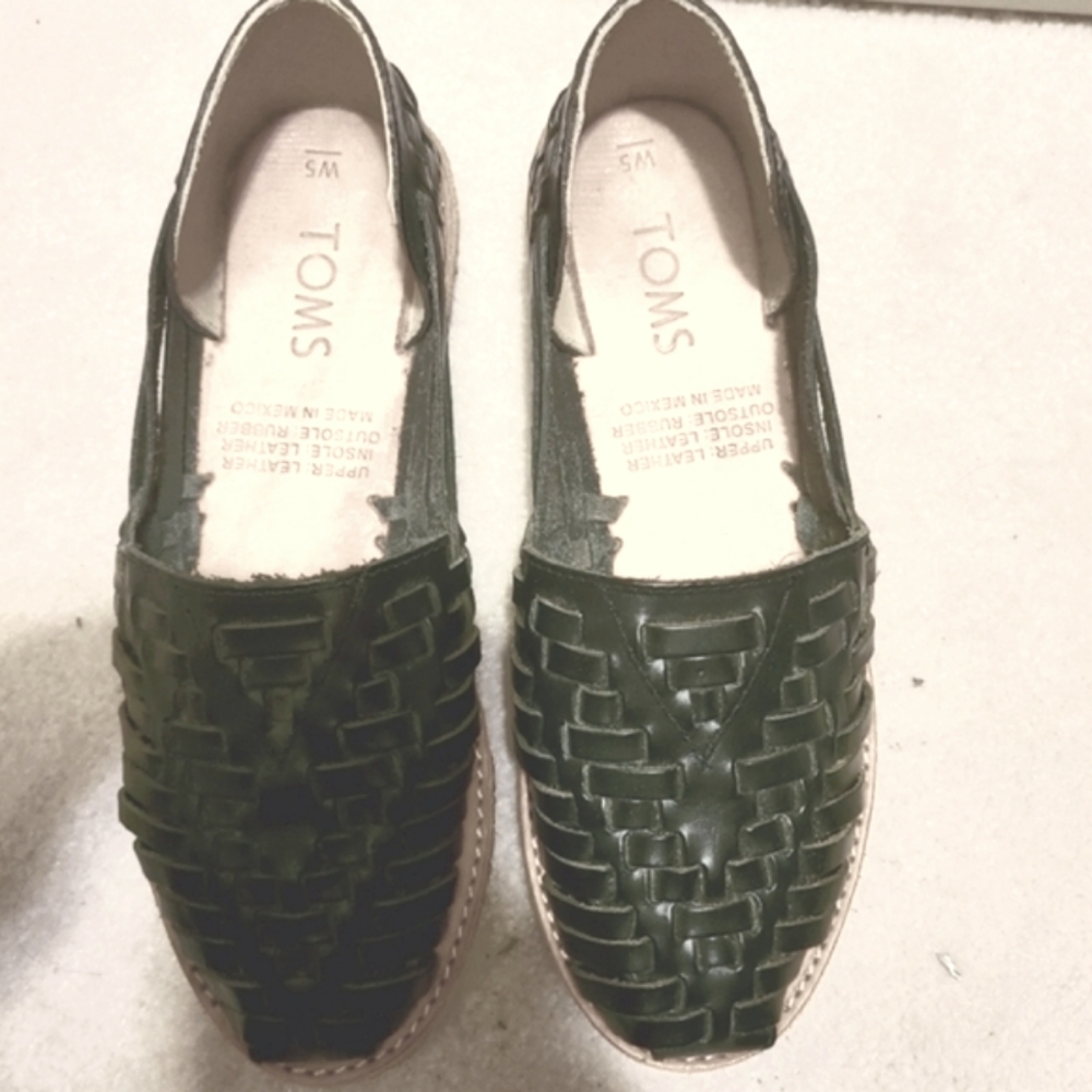 Toms Sandles